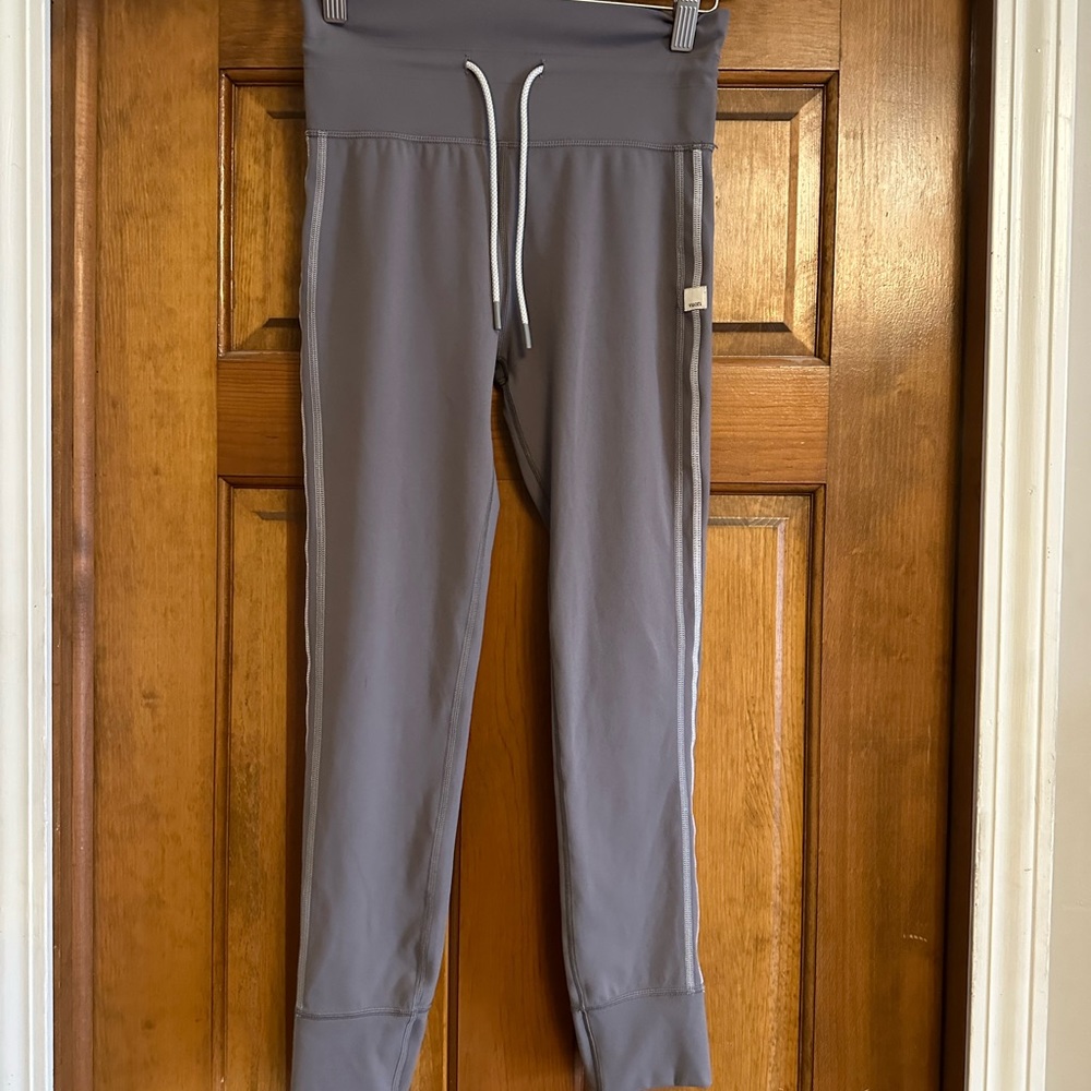 Vuori Daily Leggings, size medium